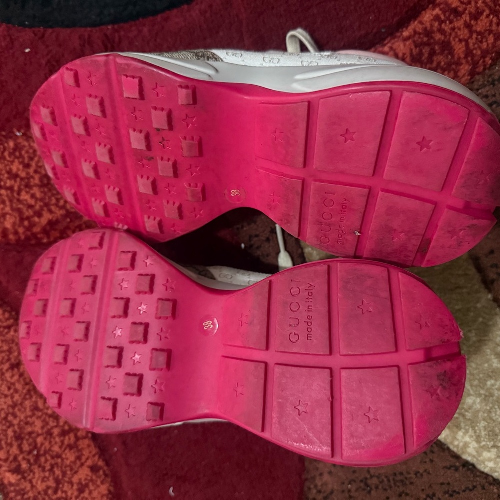 Authentic Gucci Rhyton Sneakers. - Picture 8 of 9